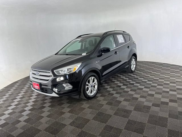 Used 2018 Ford Escape SE w/ Ford Safe & Smart Package FWD image 3