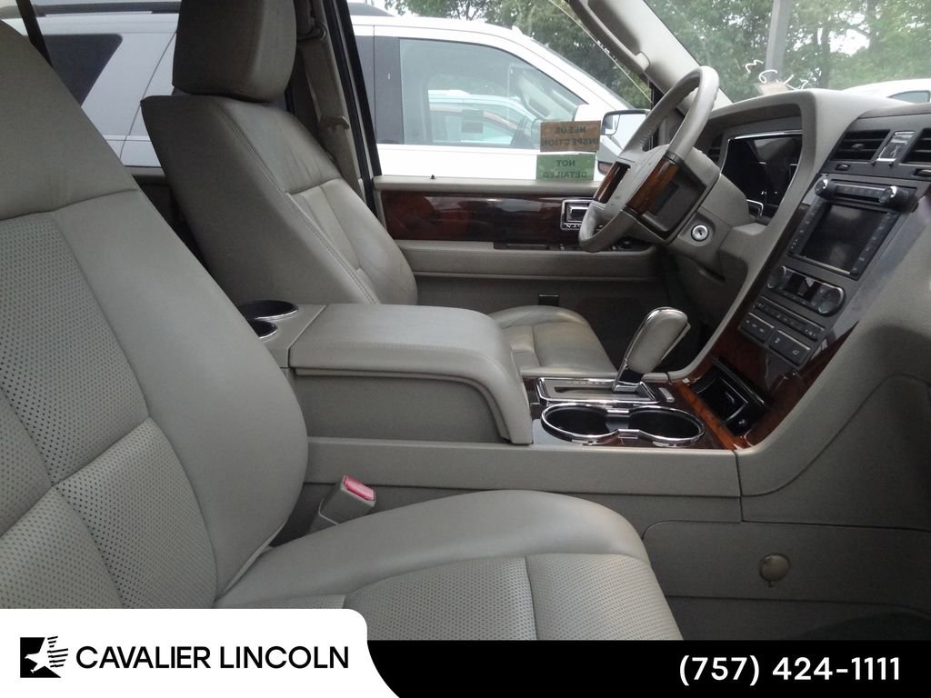 Used 2012 Lincoln Navigator L 2WD image 11