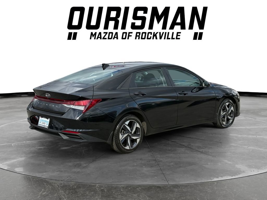 Used 2023 Hyundai Elantra SEL w/ Convenience Package image 6