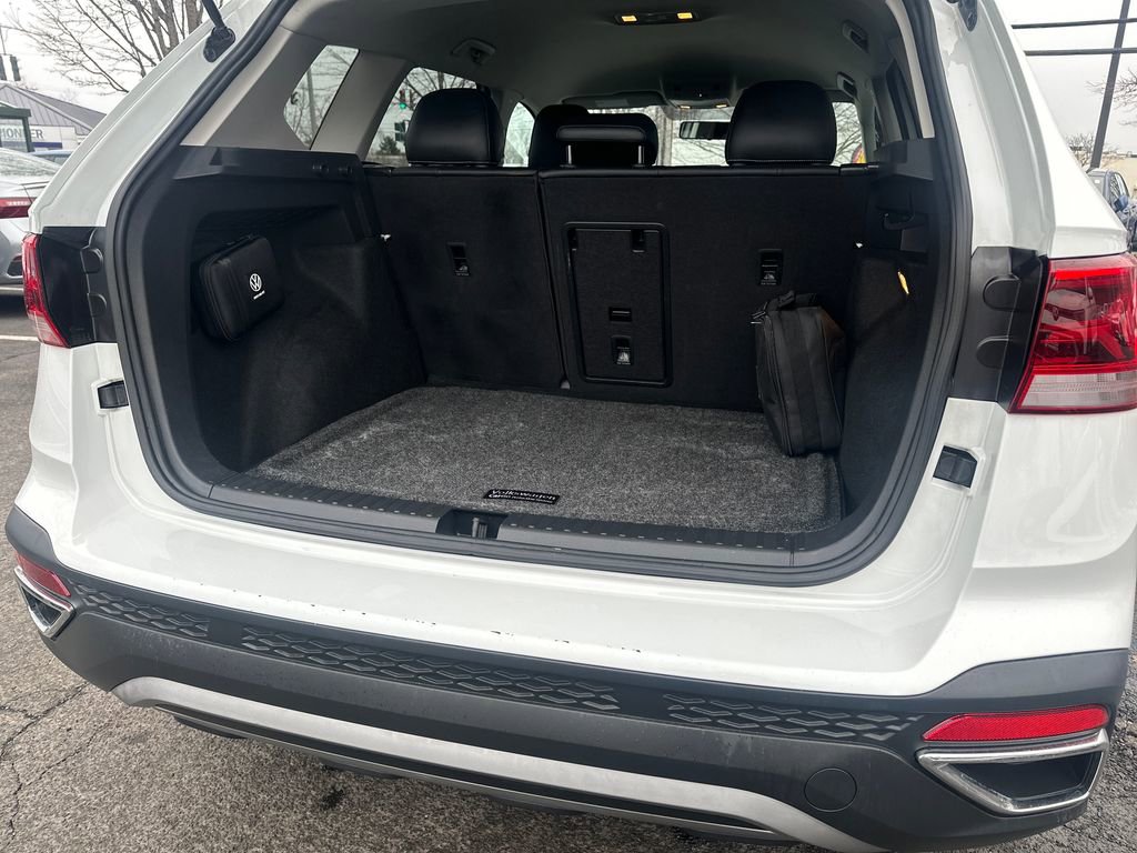 Used 2022 Volkswagen Taos SE image 15