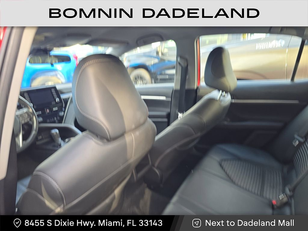 Used 2023 Toyota Camry SE image 13