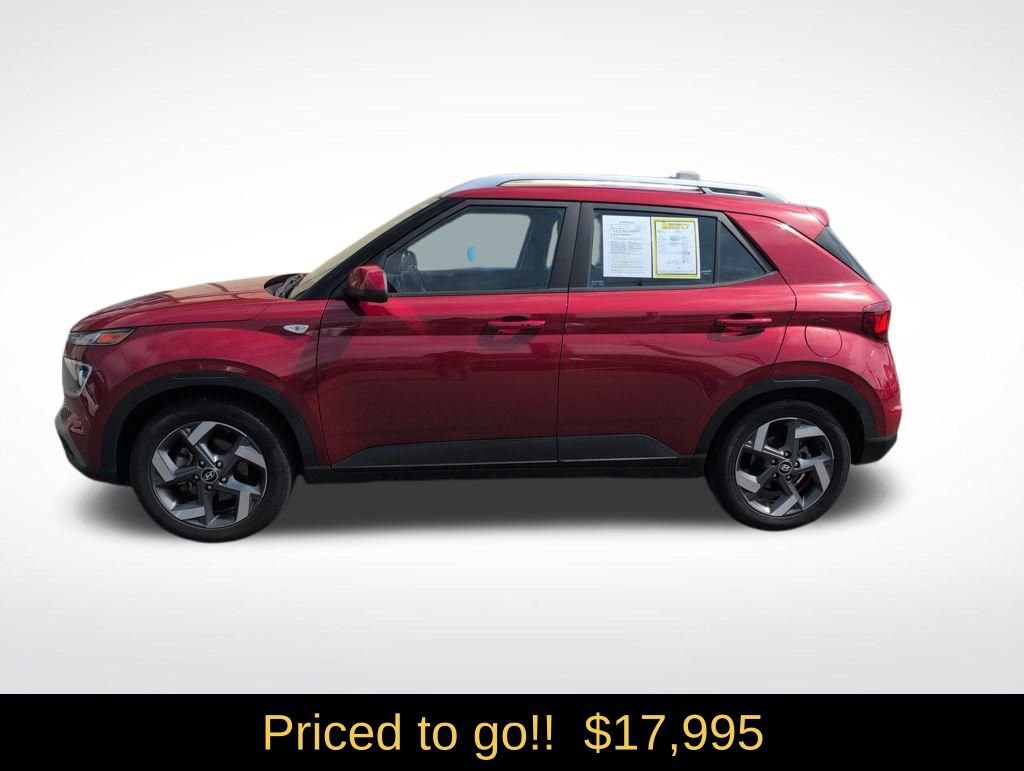 Used 2023 Hyundai Venue Limited image 3