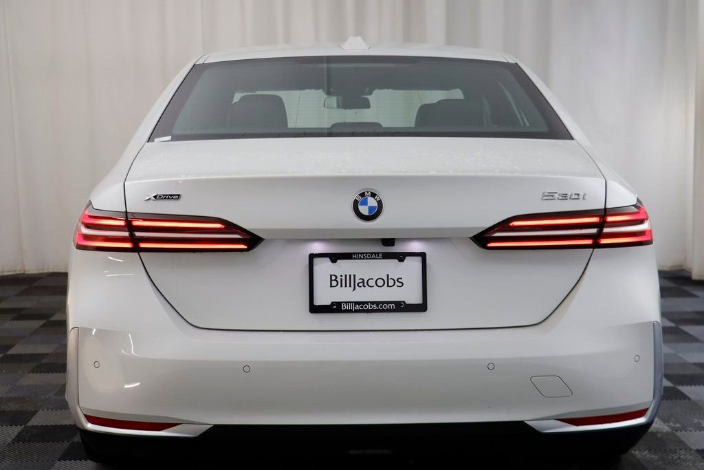 Used 2025 BMW 530i xDrive image 16