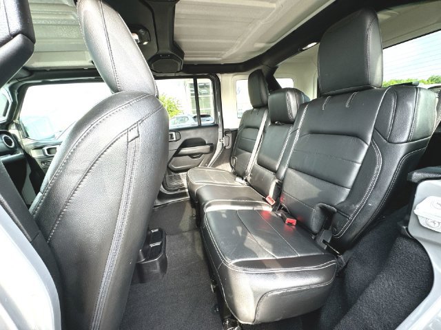 Used 2018 Jeep Wrangler Unlimited Sahara AWD/4WD image 26