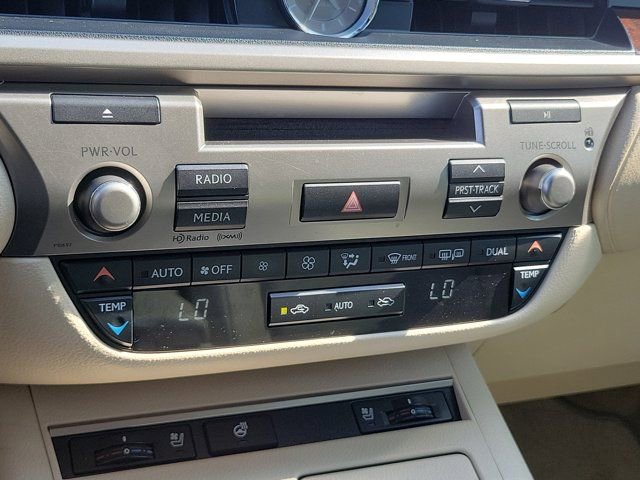 Used 2014 Lexus ES 350 w/ Premium Package image 24