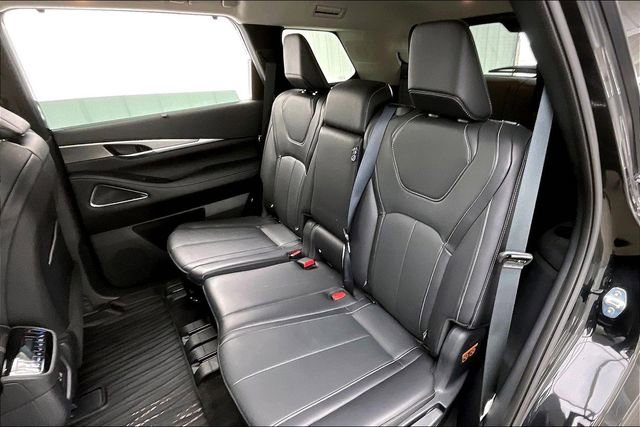 Certified 2025 INFINITI QX60 Luxe w/ Vision Package image 21