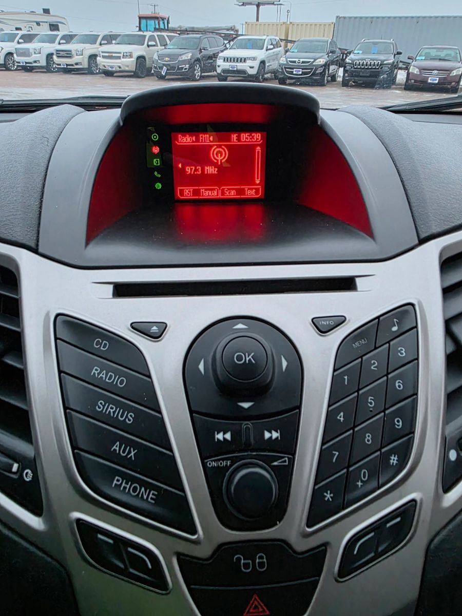 Used 2012 Ford Fiesta SES image 14