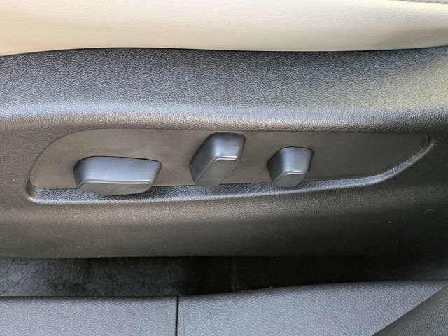 Certified 2023 Cadillac XT4 Premium Luxury image 22