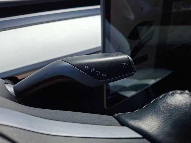 Used 2021 Tesla Model Y Long Range AWD/4WD image 15