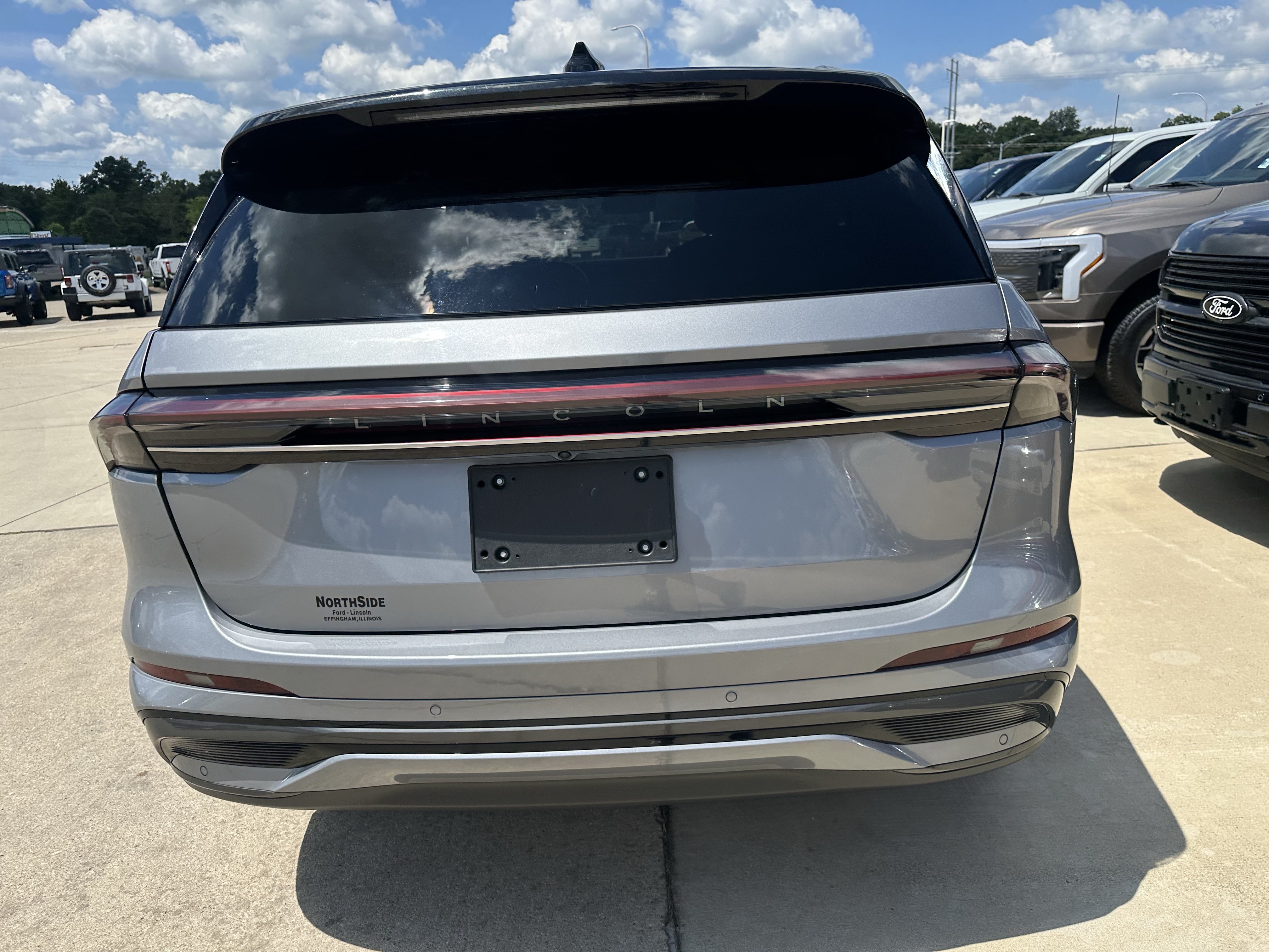 Used 2024 Lincoln Nautilus Reserve w/ Jet Appearance Package (87T) AWD/4WD image 7