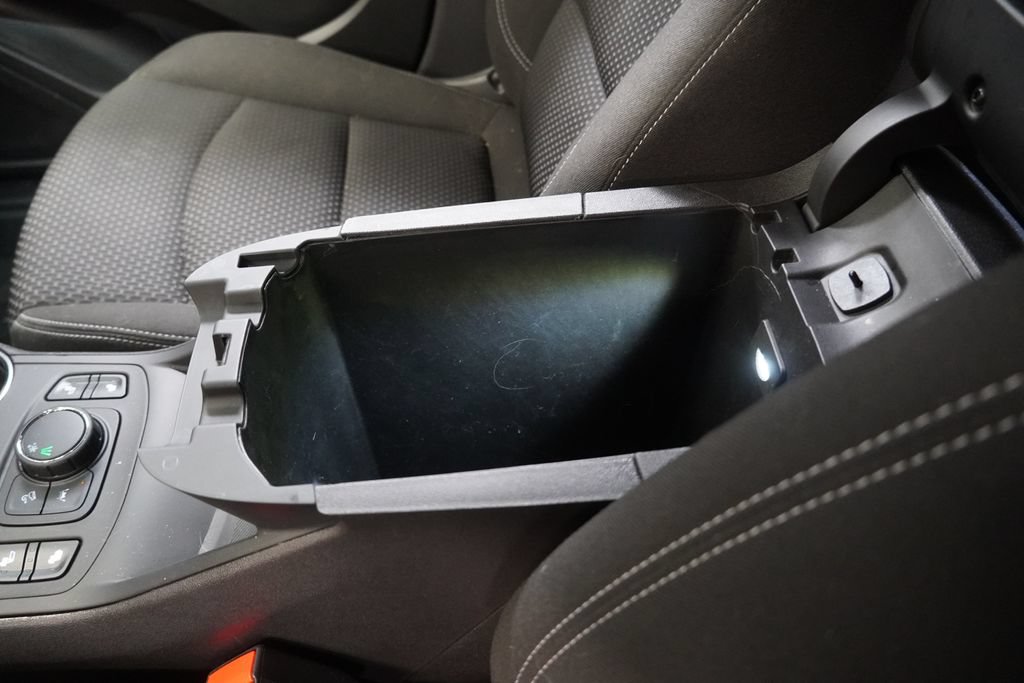 Used 2024 GMC Terrain SLE w/ Driver Convenience Package FWD image 25