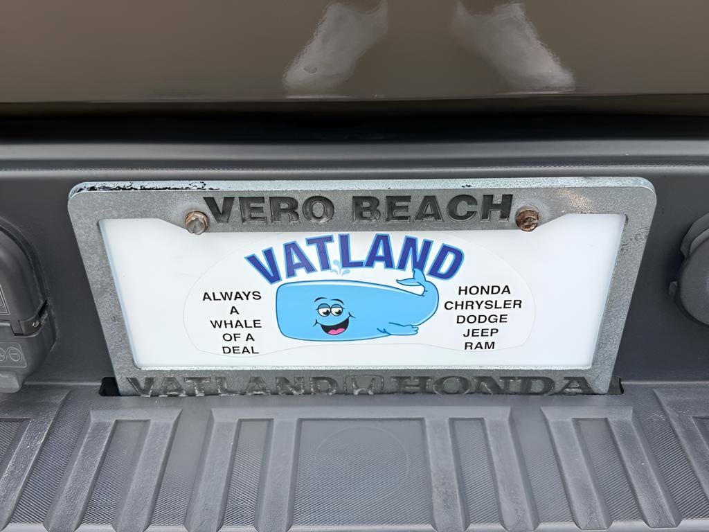 Used 2015 GMC Canyon SLT image 34