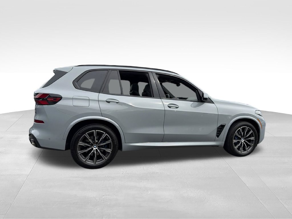 Used 2024 BMW X5 xDrive40i w/ M Sport Package AWD/4WD image 9