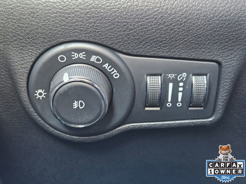 Used 2023 Jeep Compass Latitude image 27