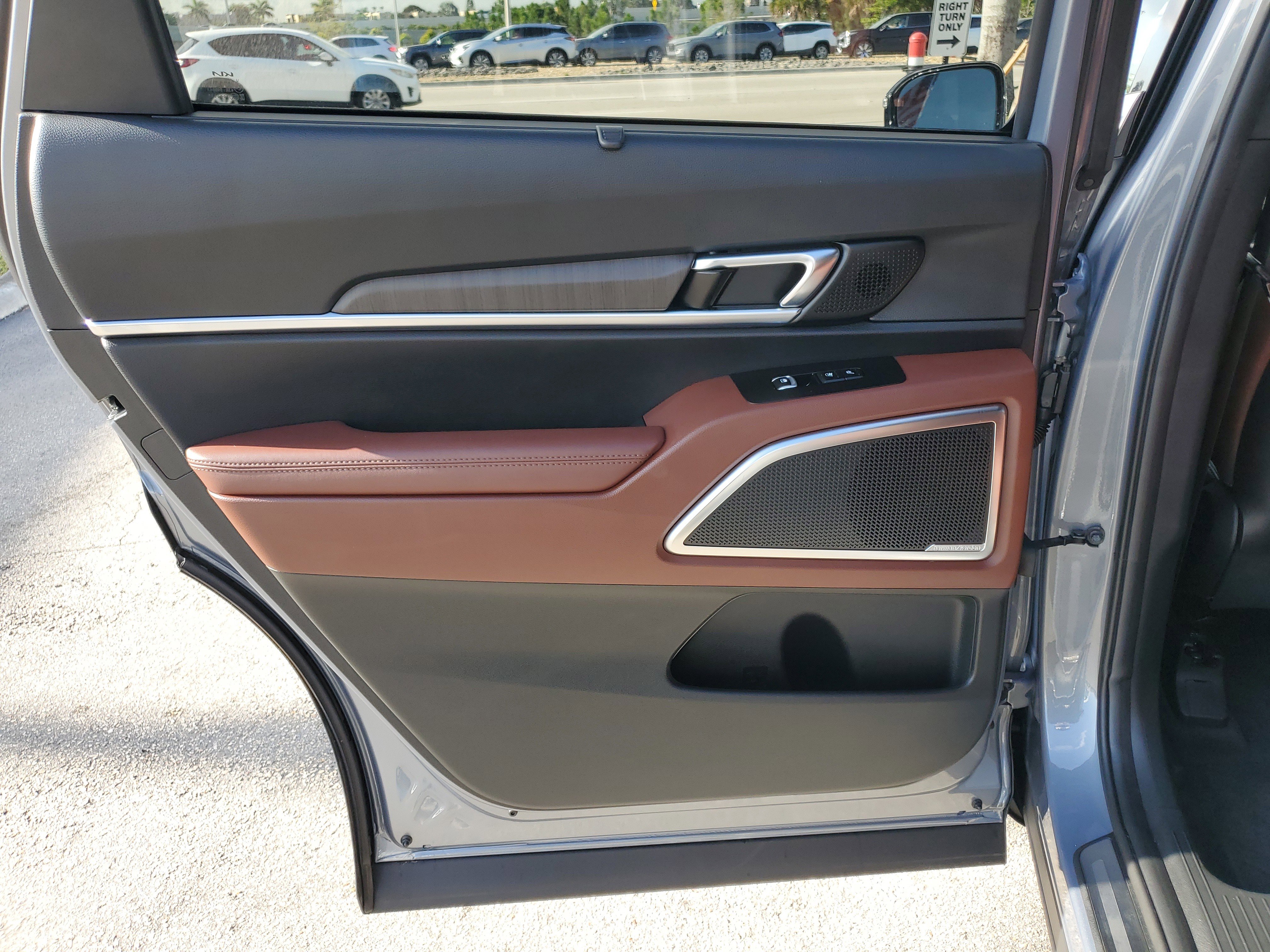 Used 2024 Kia Telluride SX Prestige image 37