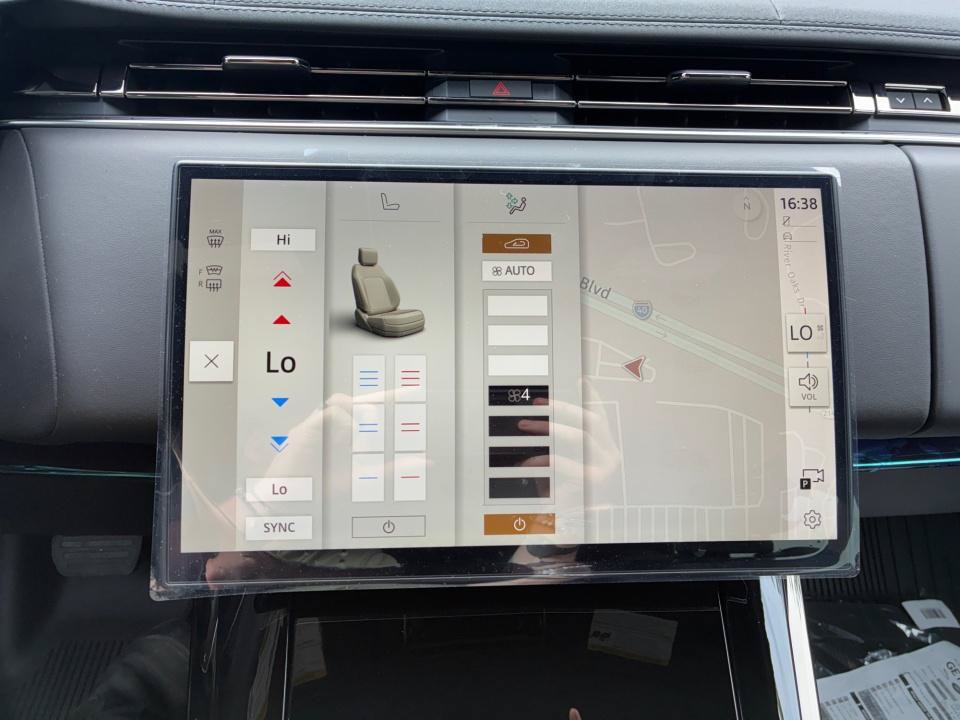 New 2026 Land Rover Range Rover Sport SE AWD/4WD image 18