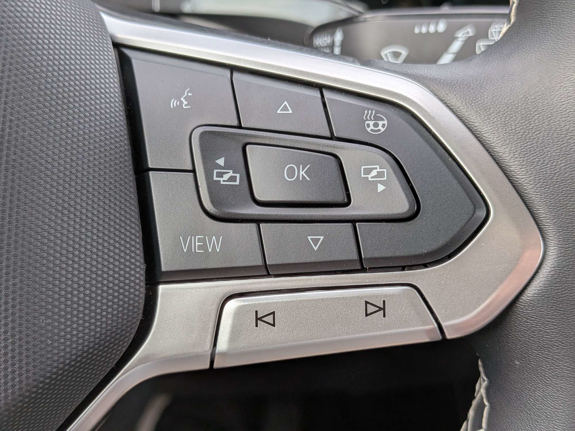 Certified 2024 Volkswagen Taos SEL AWD/4WD image 27