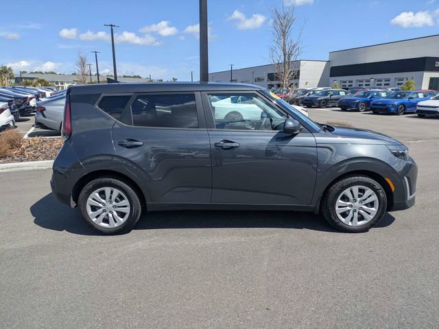 Used 2024 Kia Soul LX image 2