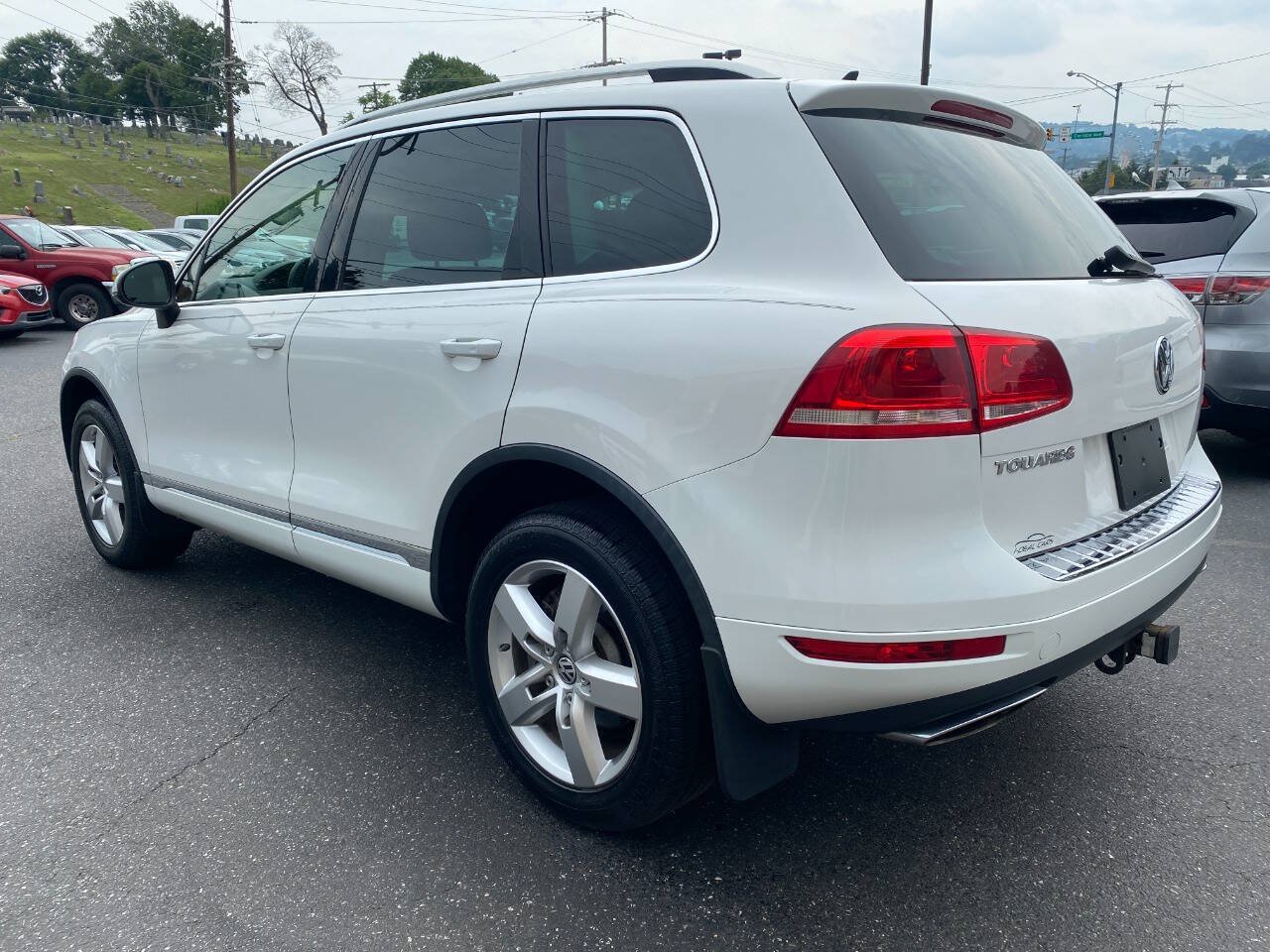 Used 2014 Volkswagen Touareg TDI AWD/4WD image 5