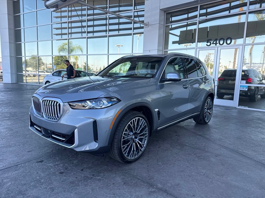 New 2026 BMW X5 sDrive40i w/ Premium Package