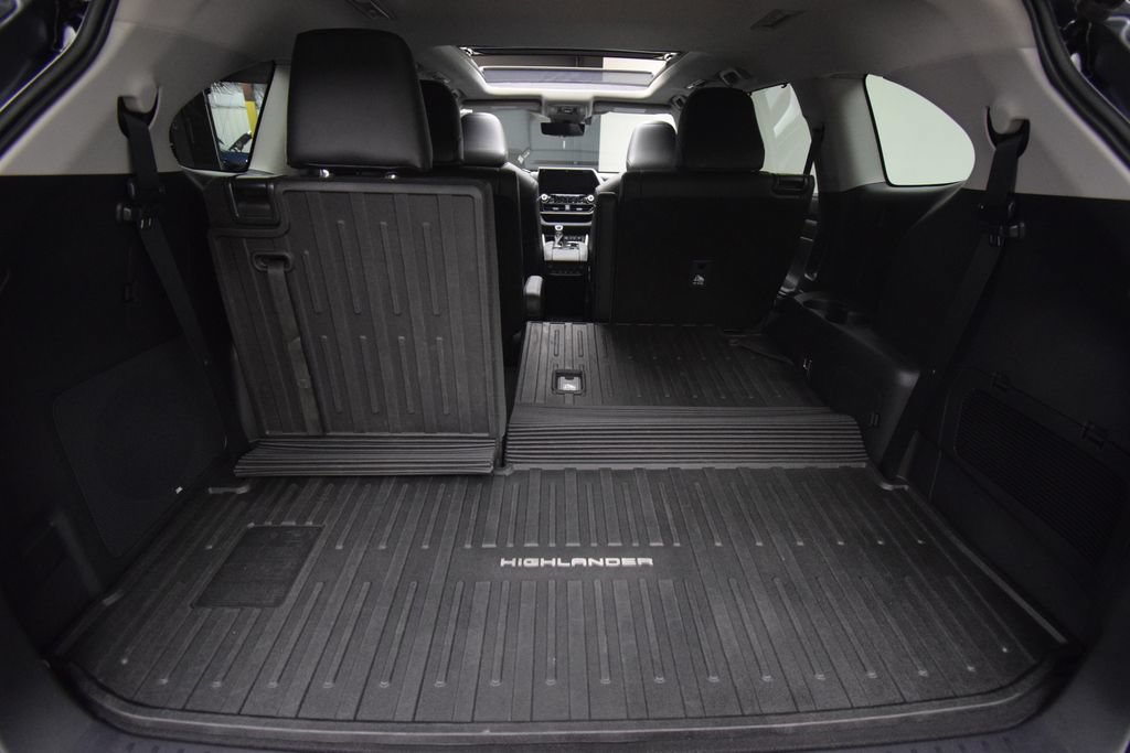 Used 2020 Toyota Highlander Platinum AWD/4WD image 32