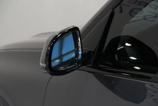 Used 2022 BMW X5 xDrive40i w/ M Sport Package AWD/4WD image 39