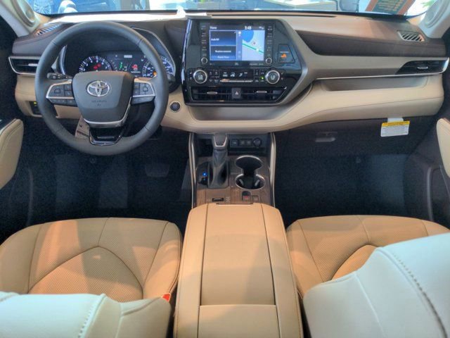 Used 2021 Toyota Highlander Limited image 15