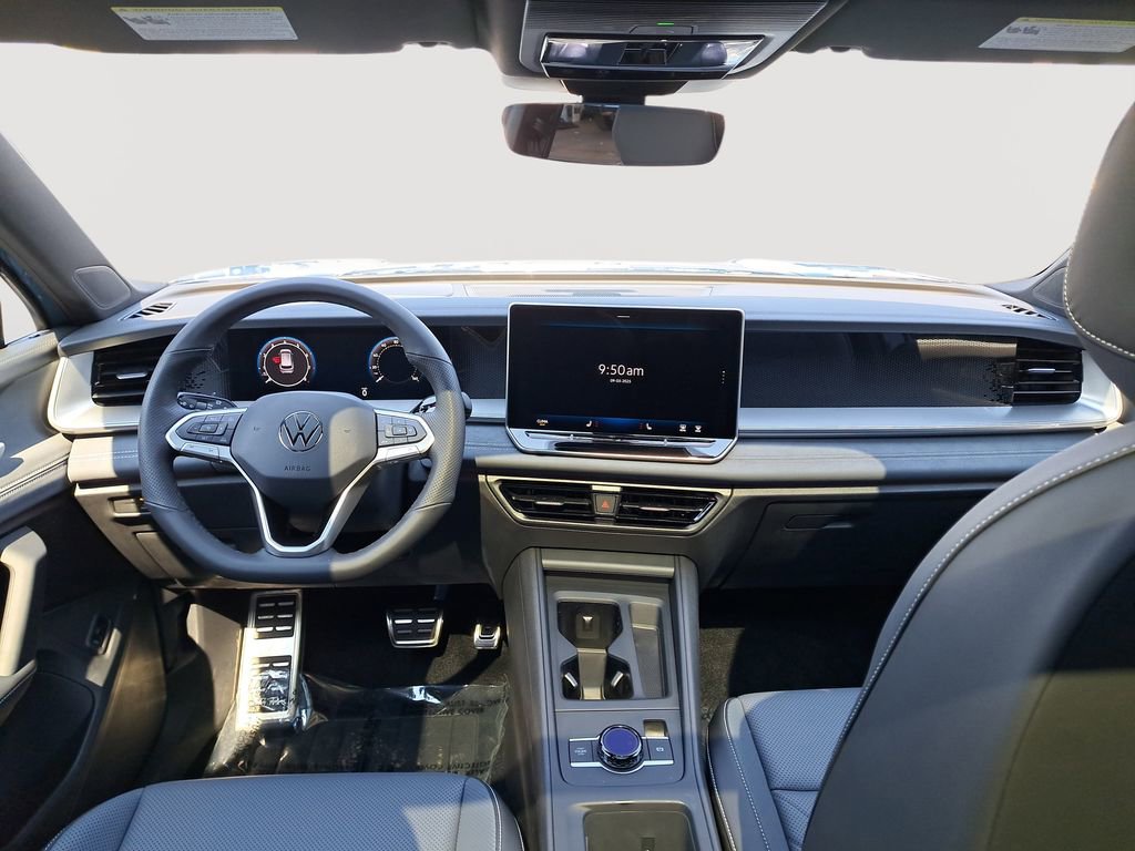 New 2025 Volkswagen Tiguan SE R-Line AWD/4WD image 19
