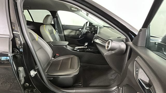 Used 2024 Chevrolet Trax ACTIV FWD image 30