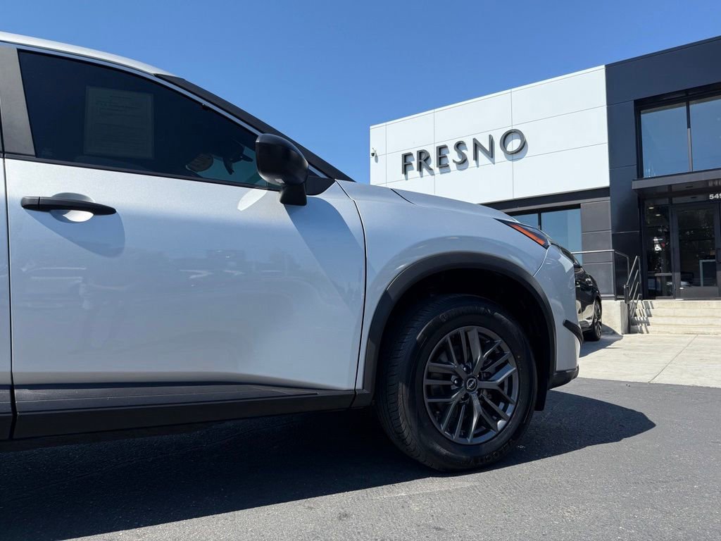 Used 2024 Nissan Rogue S FWD image 13