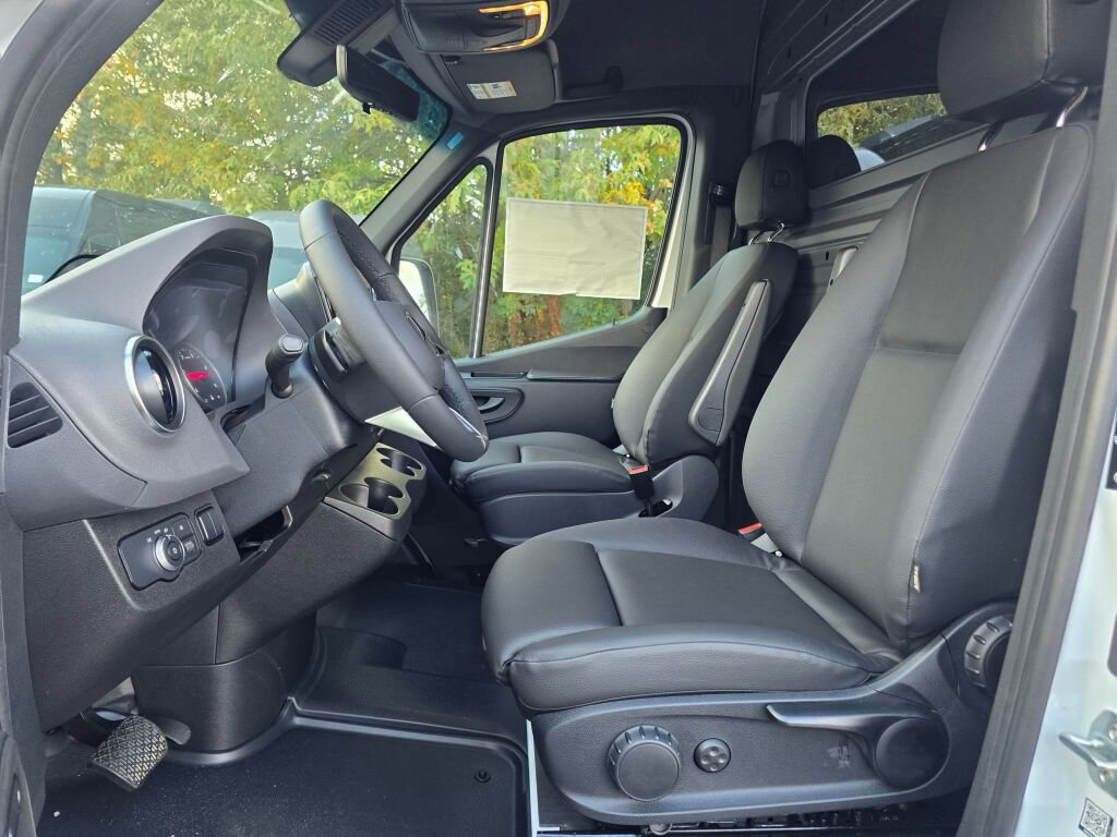 New 2026 Mercedes-Benz Sprinter 3500 image 18
