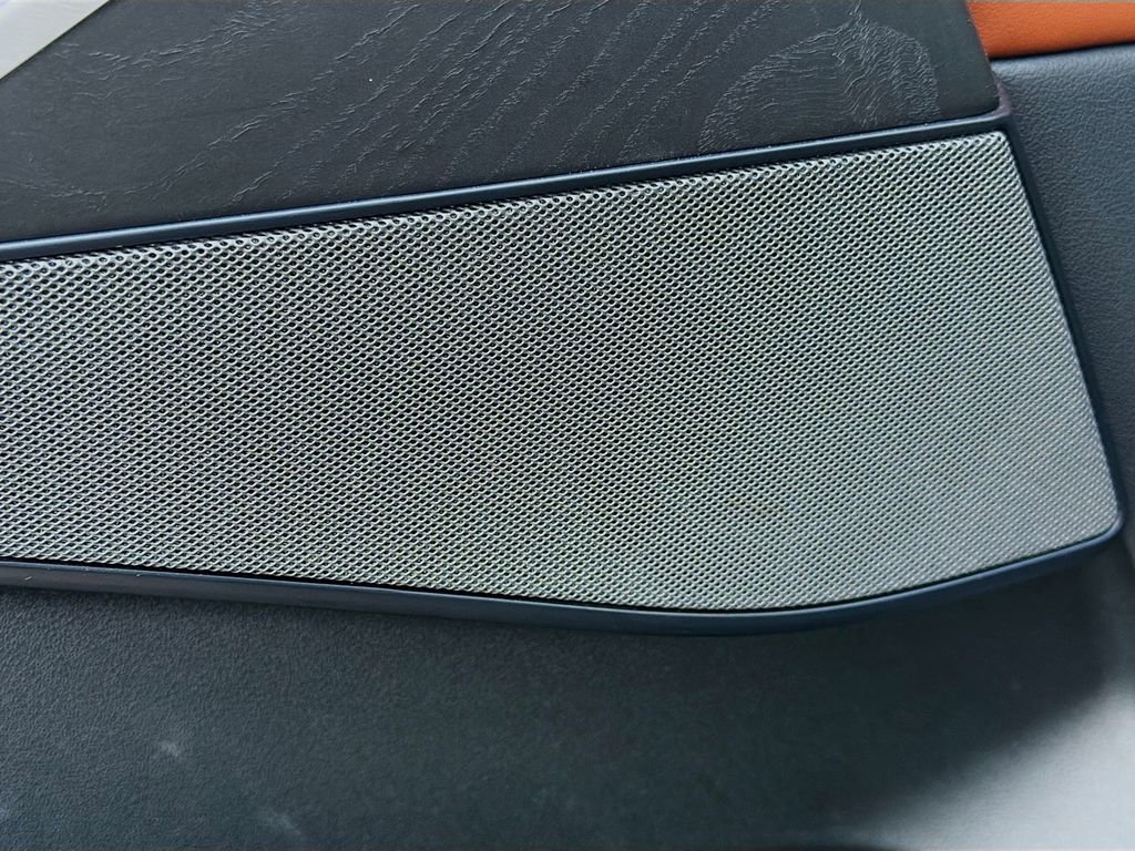 Used 2022 BMW X7 M50i w/ Executive Package image 25