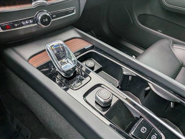 Used 2024 Volvo XC60 T8 Ultimate w/ Protection Package Premier image 11