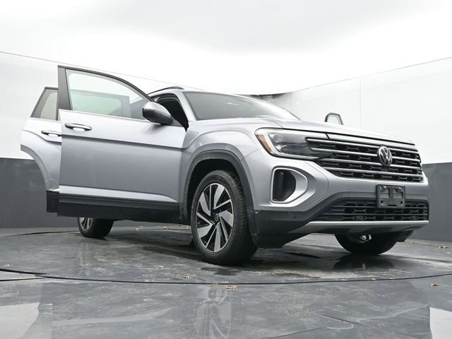 Used 2024 Volkswagen Atlas SE image 47
