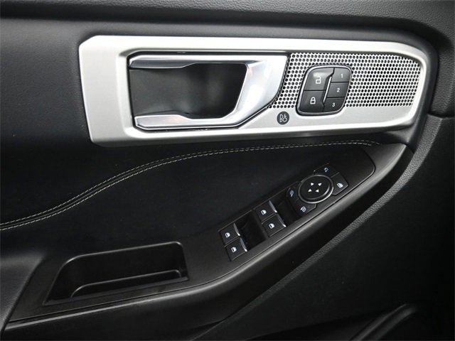 Used 2020 Ford Explorer Limited image 30