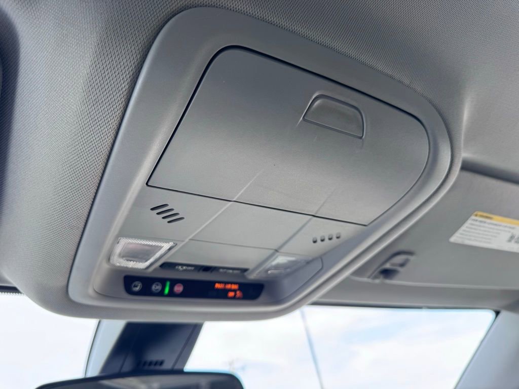 Used 2022 GMC Acadia SLE FWD image 33