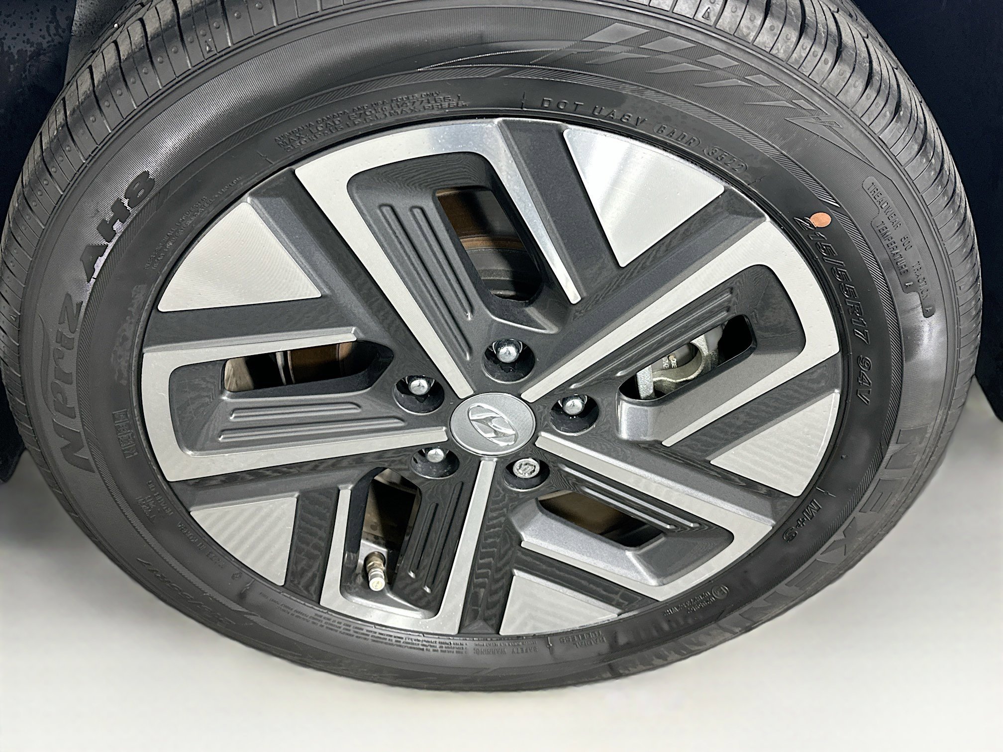Used 2023 Hyundai Kona Limited FWD image 11