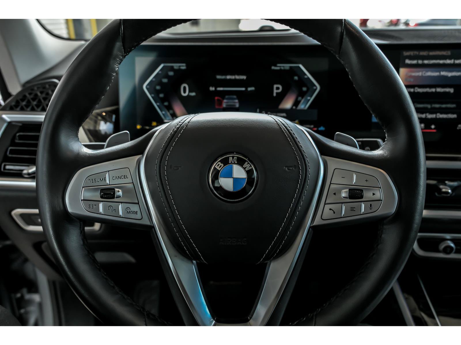 Used 2025 BMW X7 xDrive40i AWD/4WD image 18