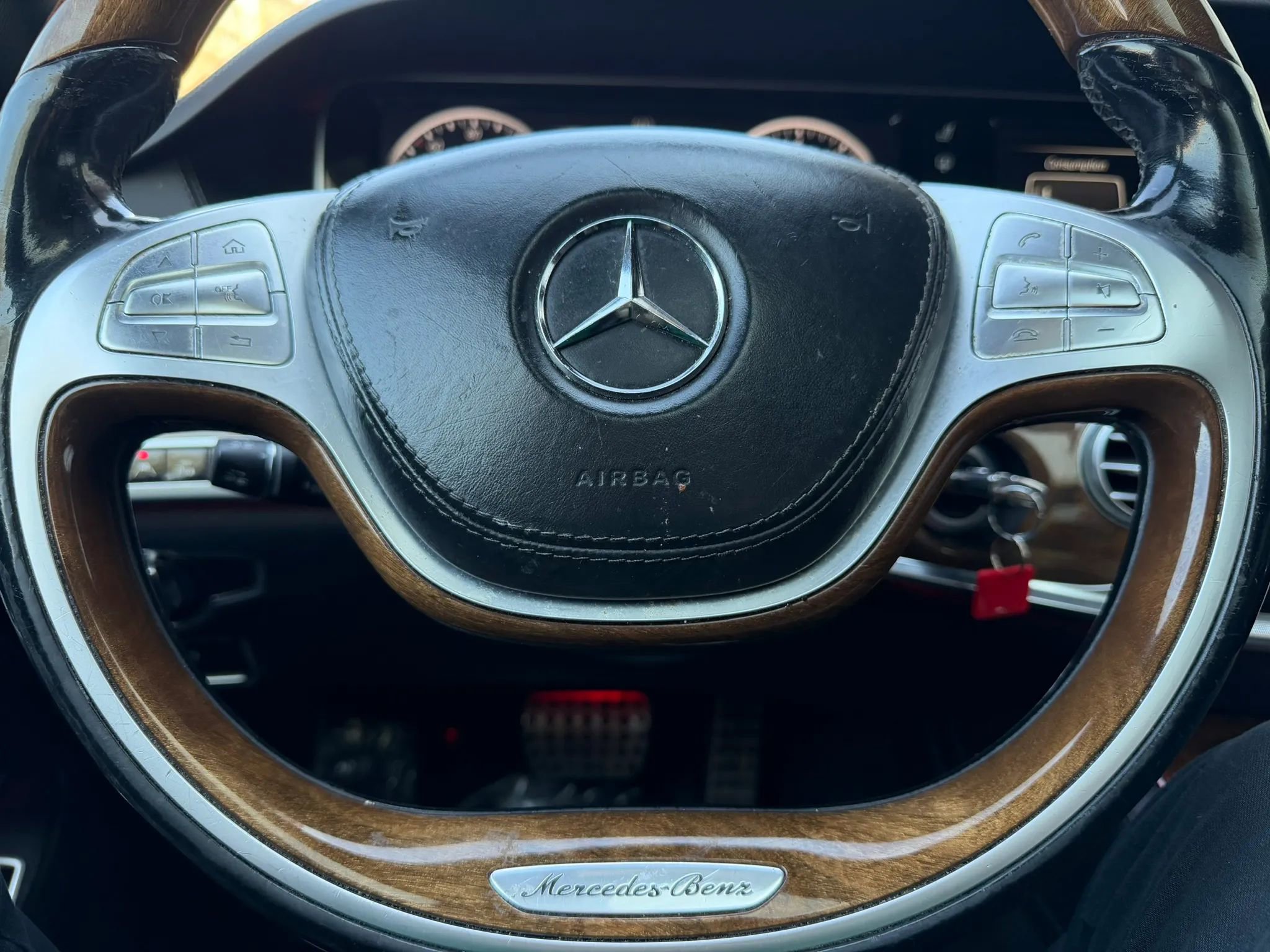 Used 2014 Mercedes-Benz S 550 Sedan w/ Sport Package image 17