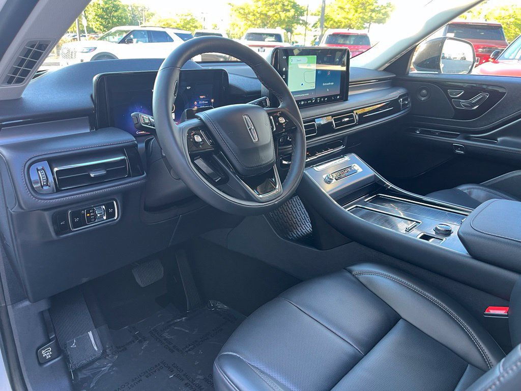 Used 2026 Lincoln Aviator AWD image 26