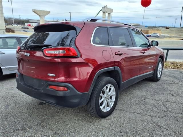 Used 2016 Jeep Cherokee Latitude w/ Comfort/Convenience Group FWD image 5
