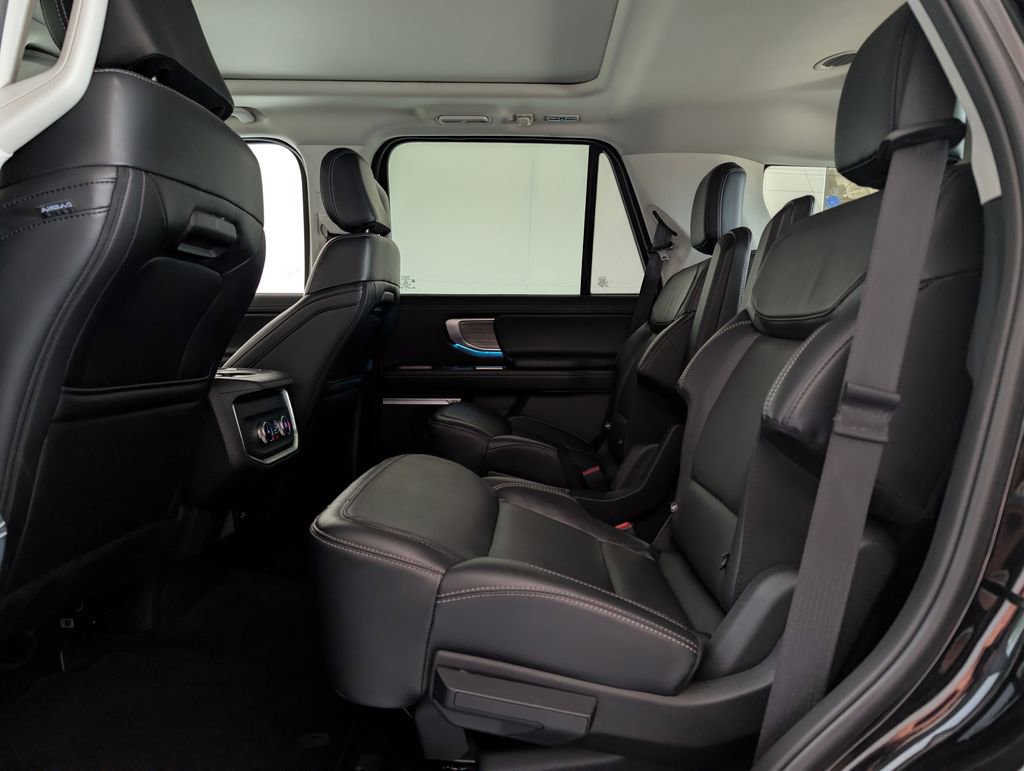 Certified 2025 Ford Expedition Platinum AWD/4WD image 13