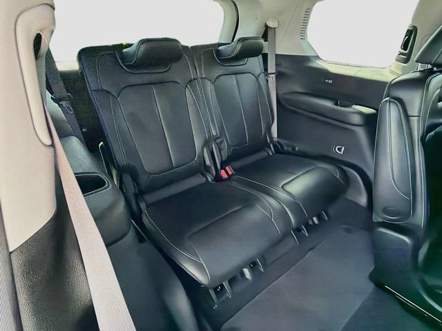 Used 2023 Jeep Grand Cherokee L Limited w/ Black Appearance Package RWD image 29