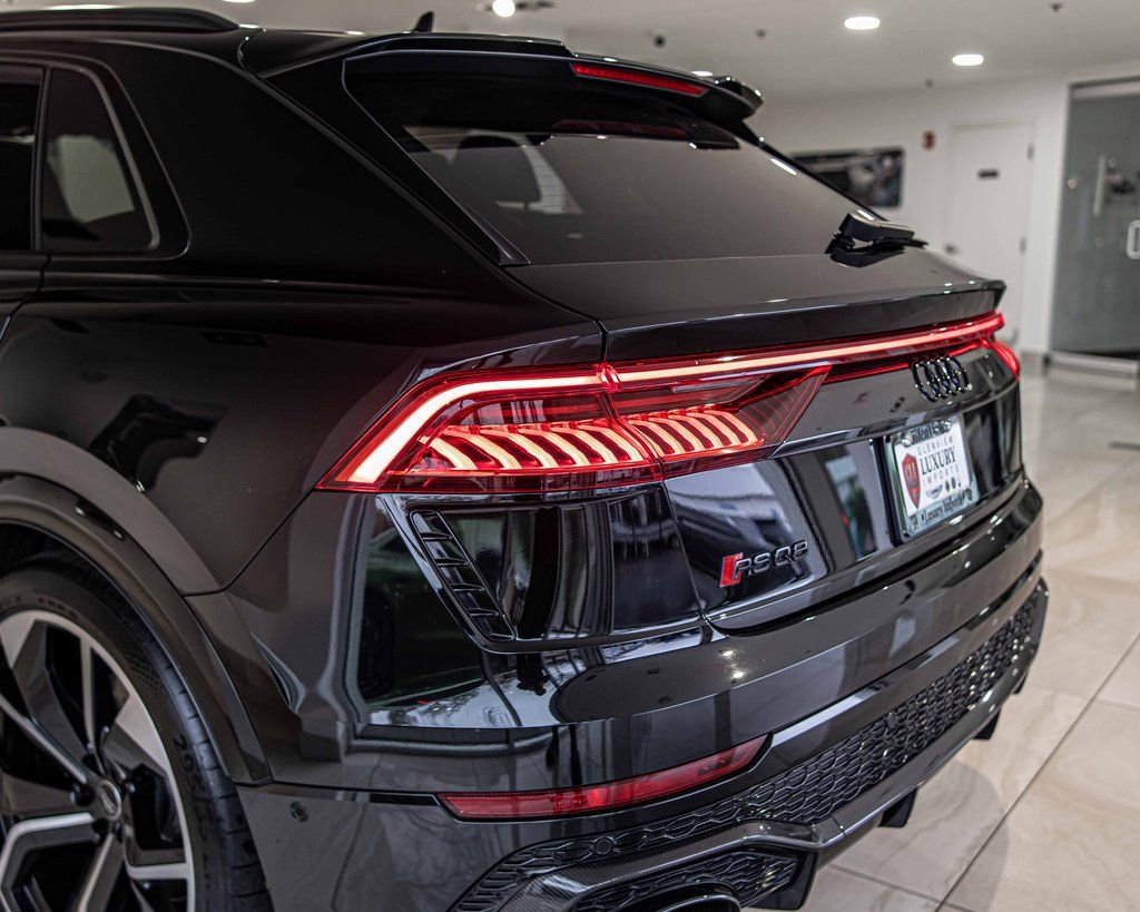 Used 2022 Audi RS Q8 w/ Carbon Optic Package image 15