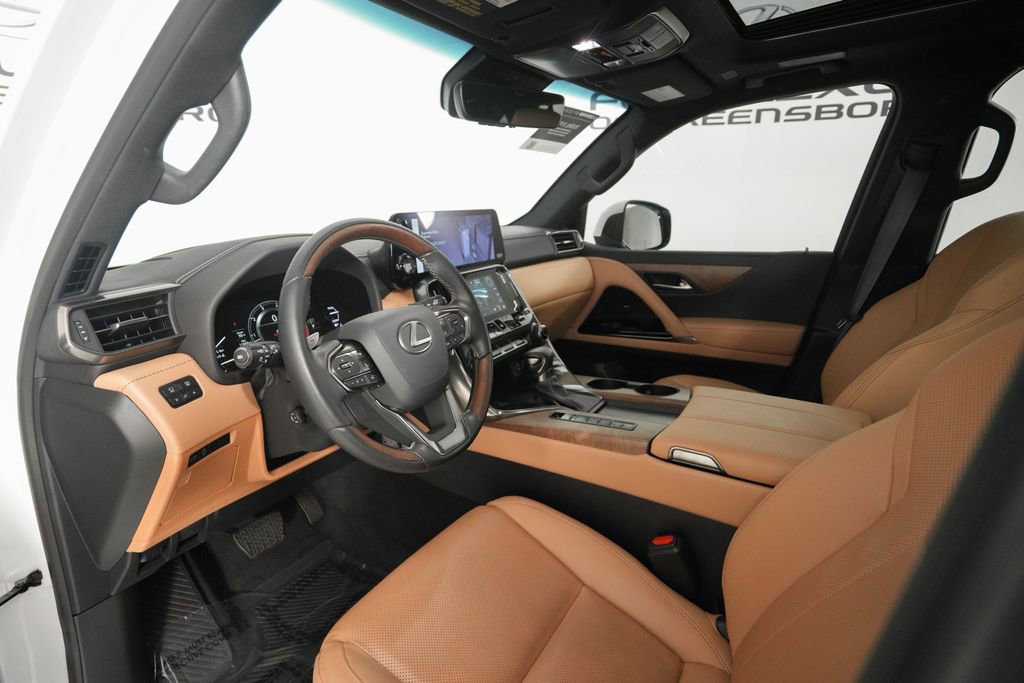 Used 2024 Lexus LX 600 4WD w/ Luxury Package image 10