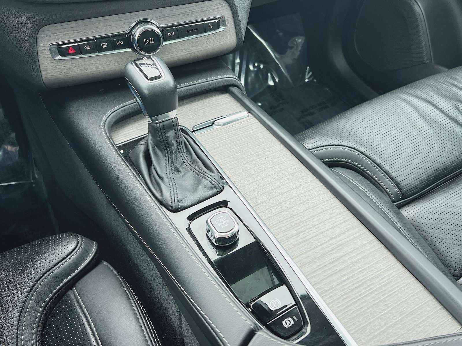 Certified 2022 Volvo XC90 T6 Inscription w/ Climate Package image 22