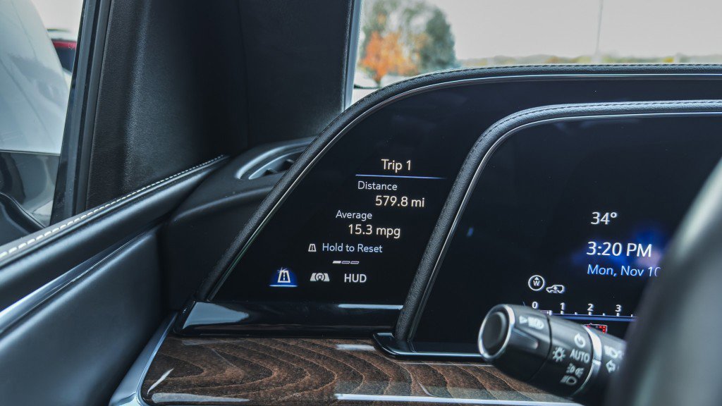 Used 2022 Cadillac Escalade ESV Sport Platinum w/ Heavy-Duty Trailer Package image 54