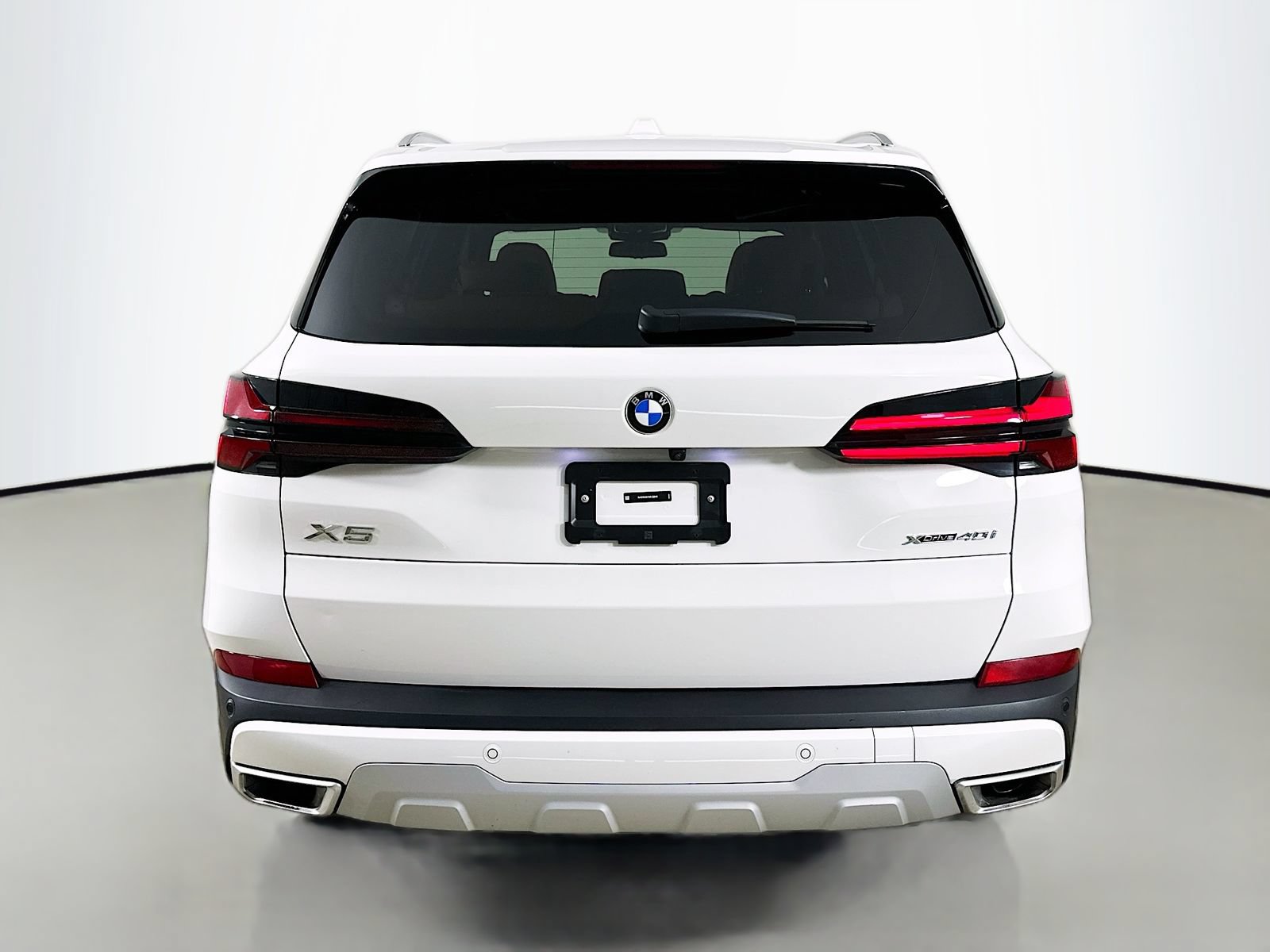 Used 2024 BMW X5 xDrive40i w/ Parking Assistance Package AWD/4WD image 6