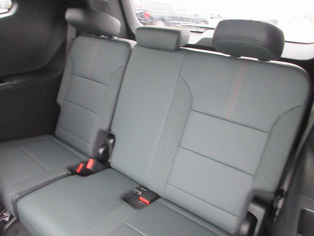 New 2026 GMC Acadia AT4 w/ Super Cruise Package AWD/4WD image 14