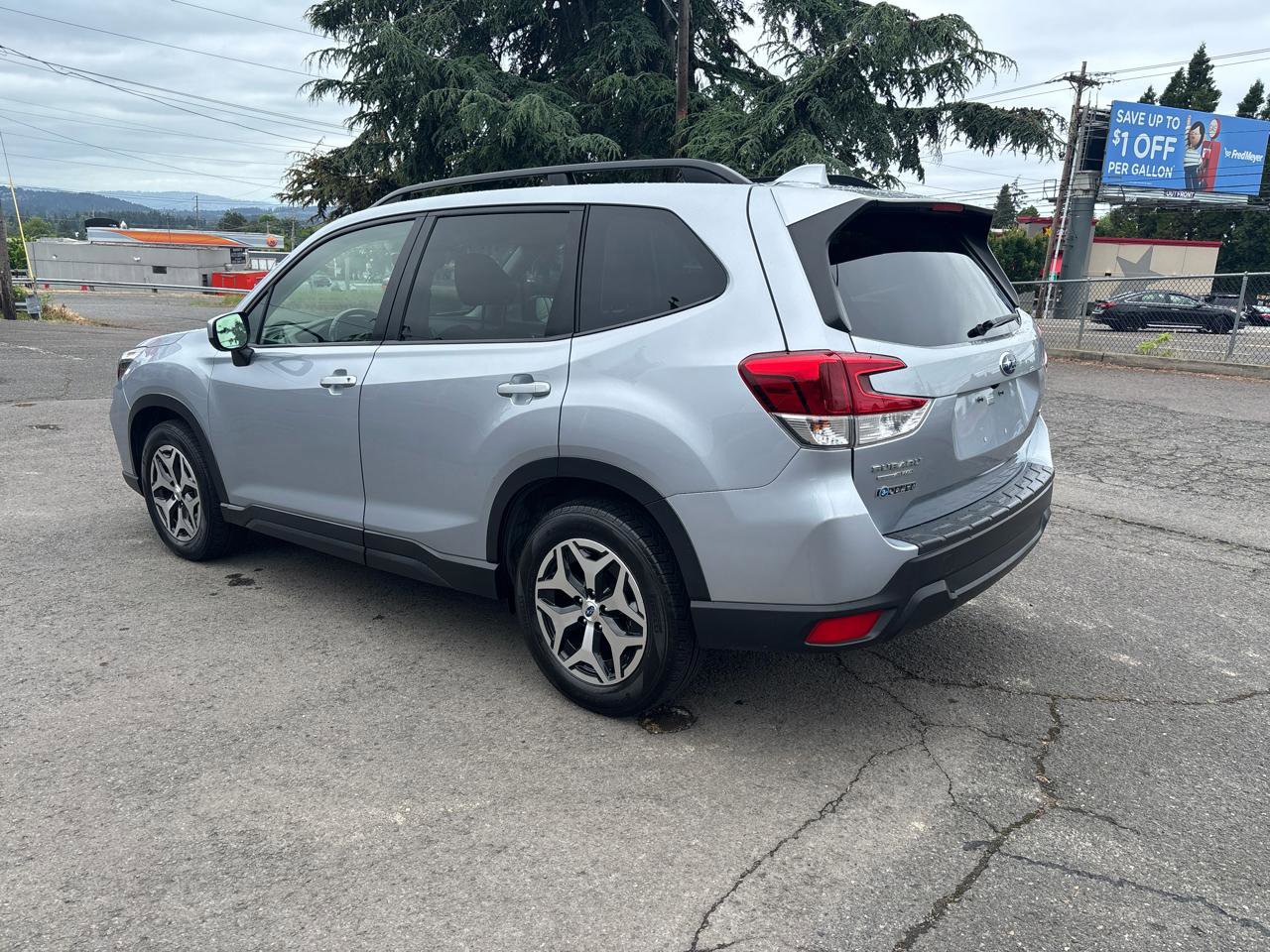 Used 2020 Subaru Forester Premium AWD/4WD image 10